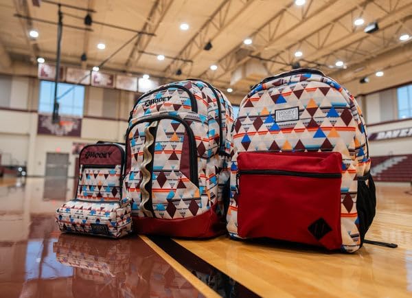 HOOEY Recess 25L Backpack - Durable Lightweight Daypack for Travel, Gym & Outdoor Use - Spacious Main Compartment, Laptop Sleeve, Water-Resistant, Stylish Unisex Design (Cream/Burgundy)