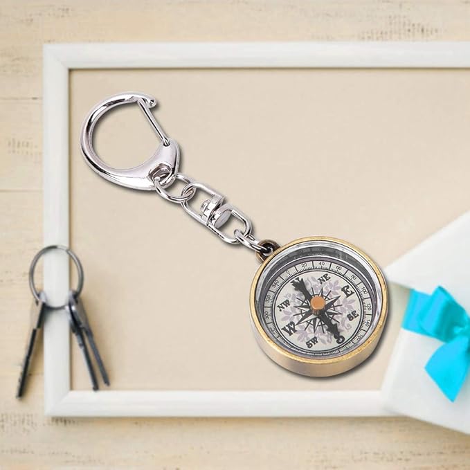 Mini Compass Keyring, 2Pcs Vintage Portable Zinc Alloy Compact Pocket Compass Keychain for Outdoor Navigation Tools, Handheld Compass