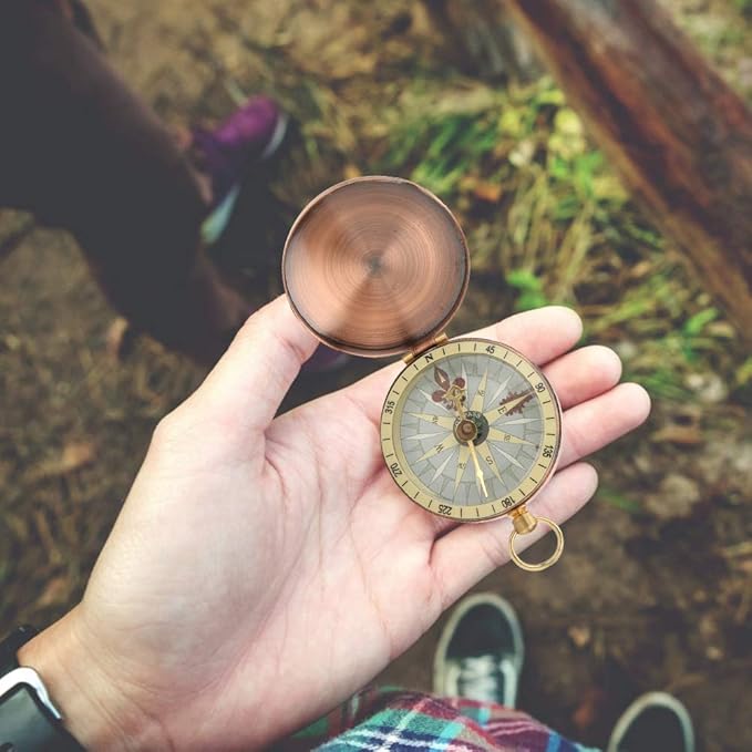 Vintage Pocket Compass, Classic Camping Watch Flip Compass Portable Survival Hiking Navigation Metal Antique Retro Military Tool Hunting Climbing Outdoor Motoring Boating Backpacking Nautical Touring