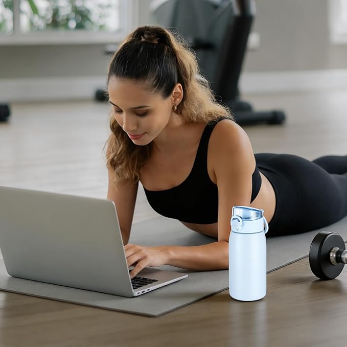 Insulated Water Bottle 12 oz with Dustproof Lid, Carry Handle & Tea Infuser, BPA-Free & Leakproof, Stainless Steel Water Bottles Ideal for Fitness, Hiking, Office & Outdoor Use （Light Blue ）