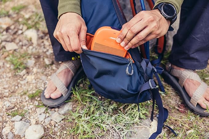 Gregory Inertia 18L H2O Unisex Day Hiking Backpack with included Water Reservoir/Bladder, One Size Fits All, Indigo Blue