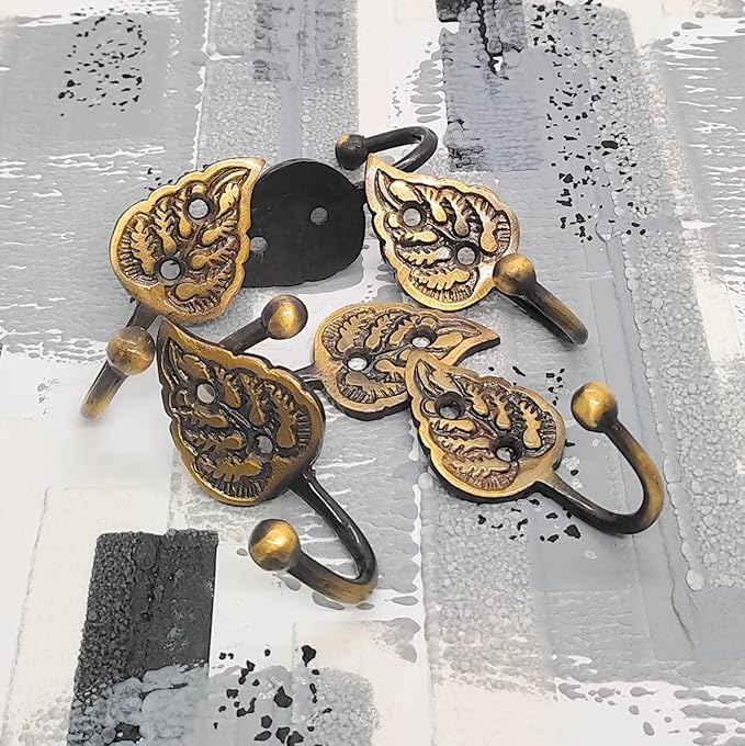 FAPBADRI Multipurpose Hooks, Used to Hang Clothes, Bags, Coats, Curtain Hold Backs, Keys, Colour - Antique Gold, Material - Brass, Leaf Design, Screws and Wallplugs Included, Pack of 4 Pieces