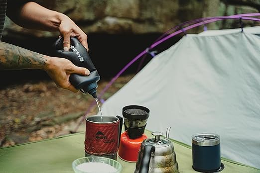 LifeStraw Peak Series - Collapsible Squeeze Bottle Water Filter System – 650ml for Trail Running, Through Hiking, Travel, Cycling, and Fishing; BPA-Free; Mountain Blue
