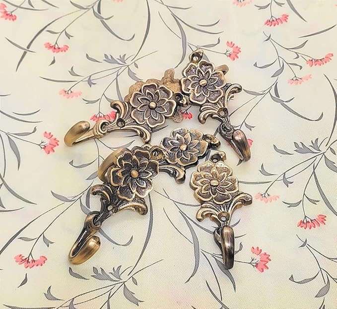 FAPBADRI Multipurpose Hooks, Used to Hang Clothes, Bags, Coats, Curtain Hold Backs, Keys, Colour - Antique Gold, Material - Brass, Flower Design, Screws and Wallplugs Included, Pack of 4 Pieces